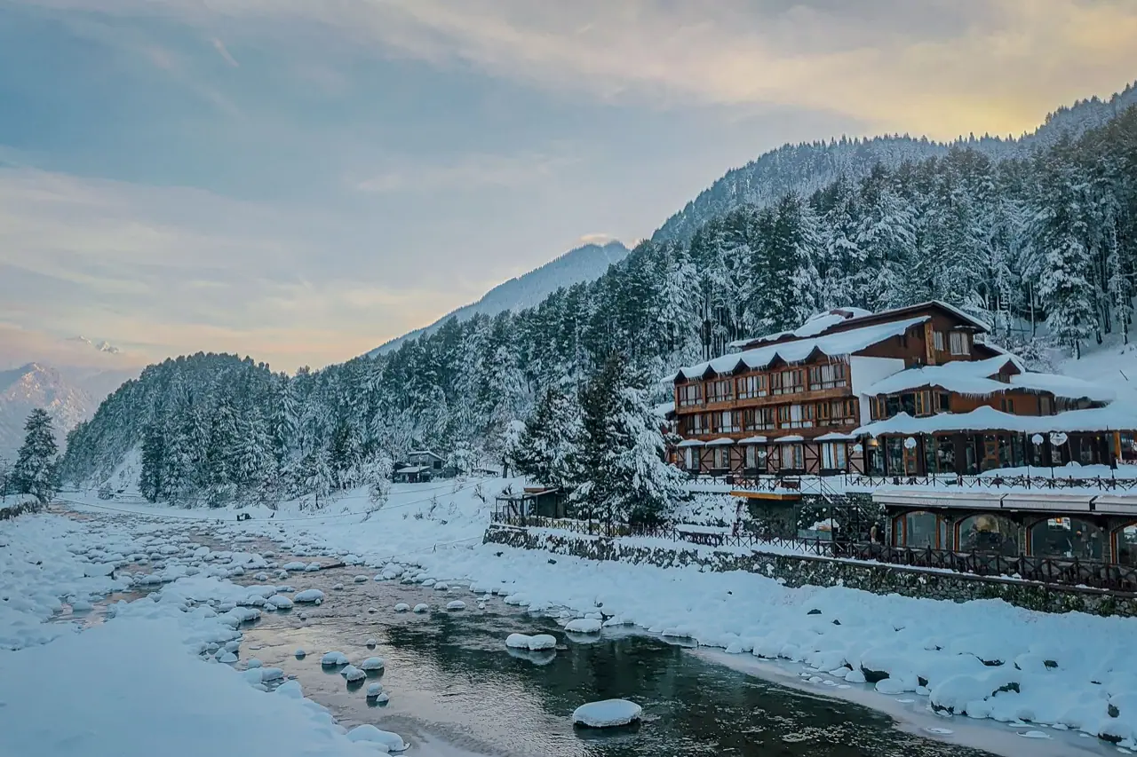 Kashmir, photograph 4